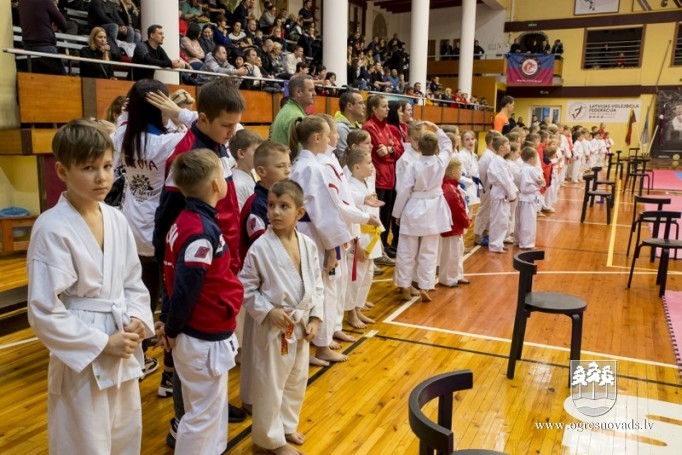Ogres “Karate SEN-E” iegūst trešo vietu čempionātā