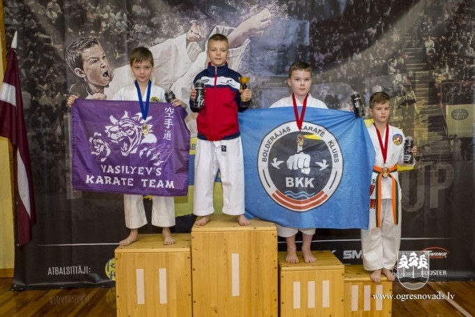 Ogres “Karate SEN-E” iegūst trešo vietu čempionātā