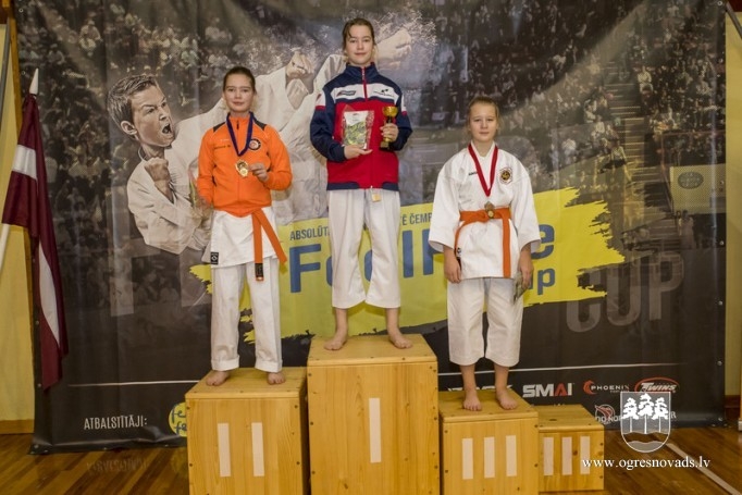 Ogres “Karate SEN-E” iegūst trešo vietu čempionātā