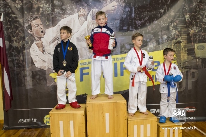 Ogres “Karate SEN-E” iegūst trešo vietu čempionātā