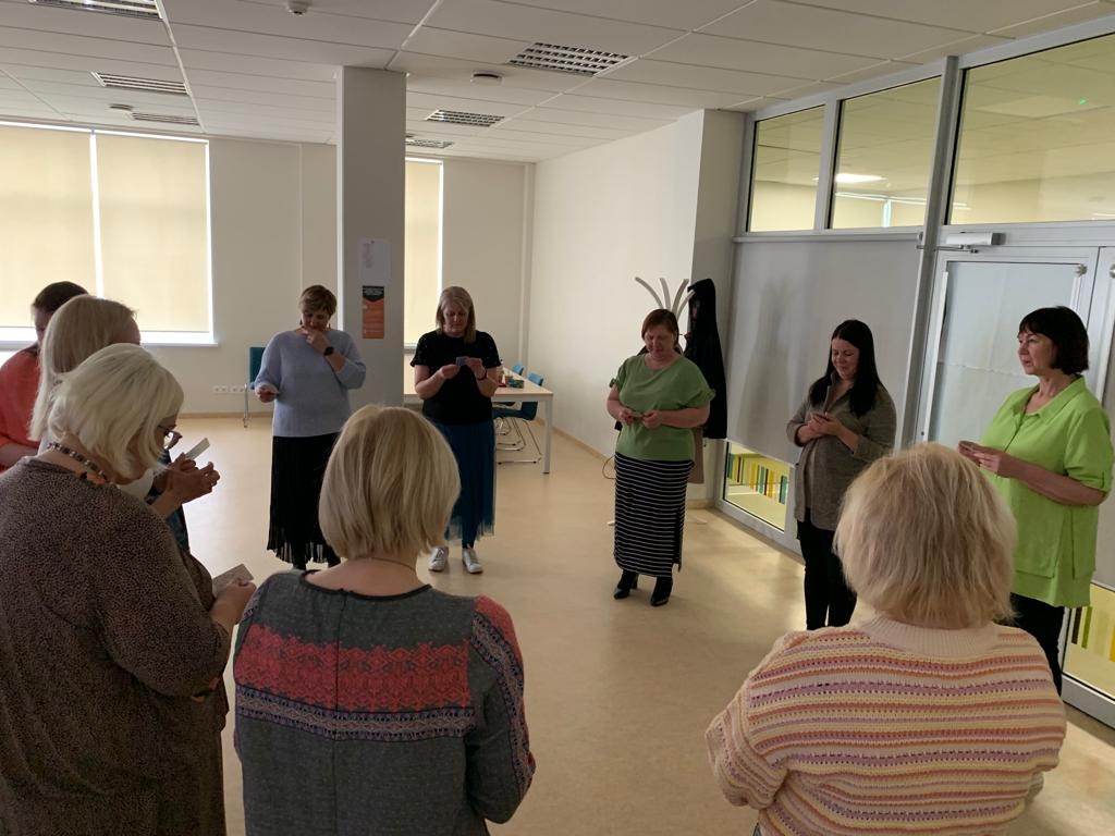 Ogres novada karjeras konsultanti tiekas seminārā Ikšķiles vidusskolā