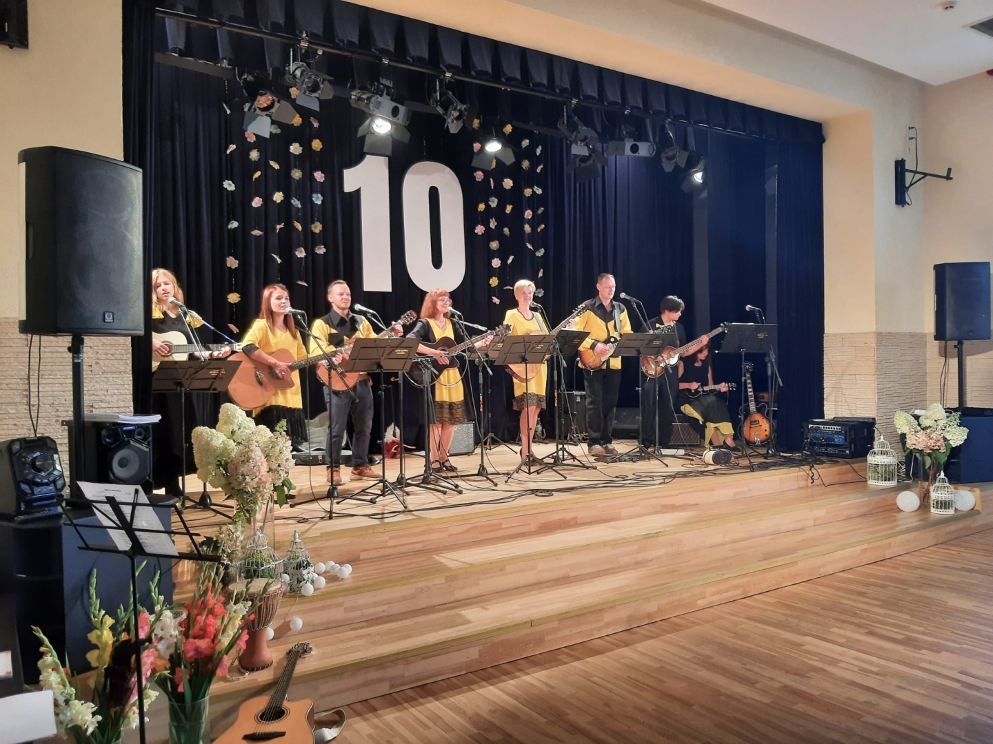 Aizvadīts Ķeguma ģitārspēles studijas 10 gadu jubilejas koncerts