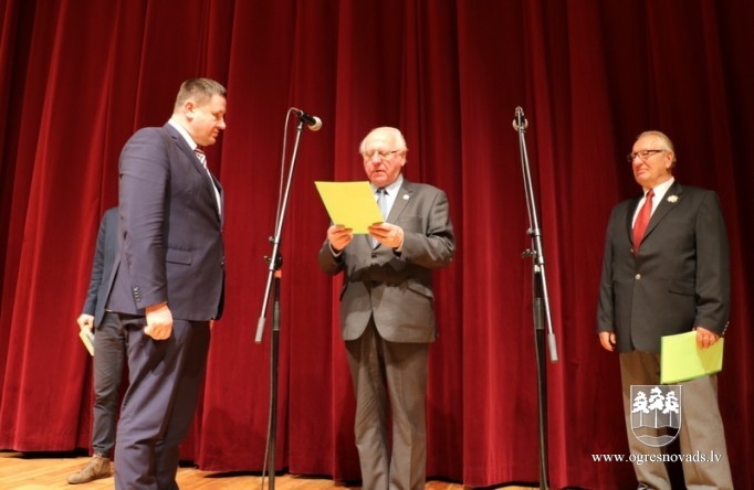 Apbalvo ar LVAF "Lāčplēsis" Goda zīmi