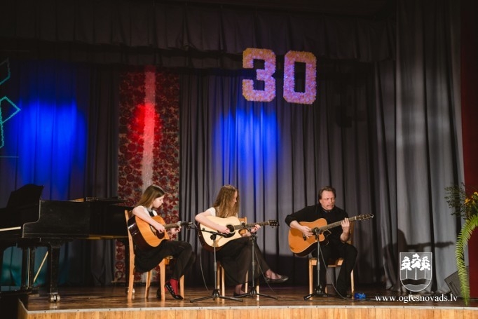 Madlienas mūzikas un mākslas skola atzīmē 30 gadu jubileju
