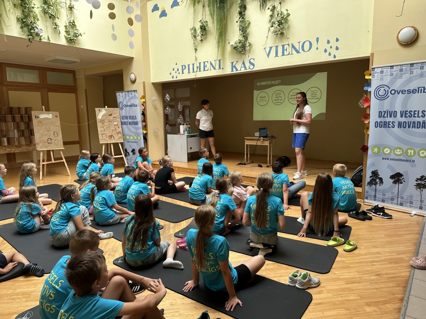 Viena no četrām Oveselība un SIA Brightness organizētajām bērnu diennakts vasaras nometnēm “Vesels. Aktīvs. Priecīgs”, kas šovasar norisinājās Ogresgala pamatskolā