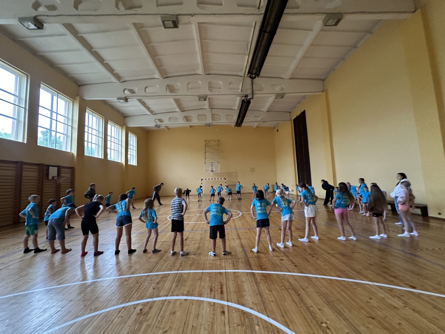 Viena no četrām Oveselība un SIA Brightness organizētajām bērnu diennakts vasaras nometnēm “Vesels. Aktīvs. Priecīgs”, kas šovasar norisinājās Ogresgala pamatskolā
