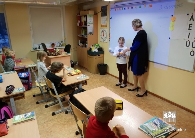 Ogres 1.vidusskola atzīmē 99. dzimšanas dienu