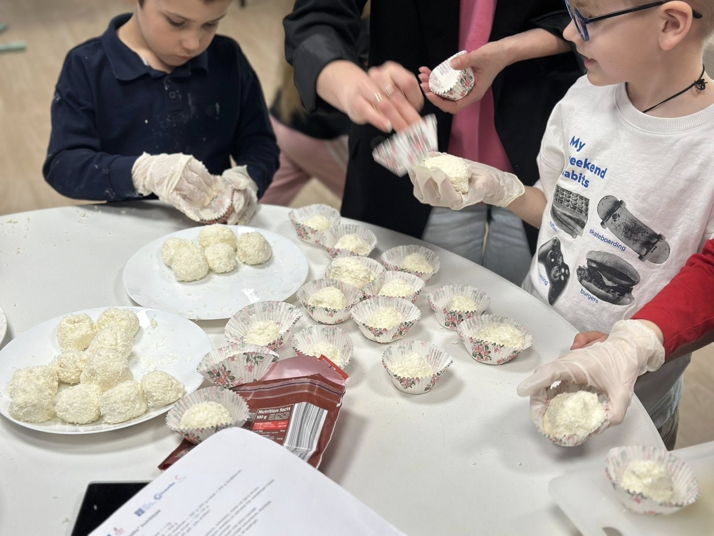 15.maijā, atzīmējot Starptautisko ģimenes dienu un Starptautisko ūdens drošības dienu, Oveselība telpās norisinājās pasākums vecākiem kopā ar bērniem. Bērni gatavo veselīgo Rafaello