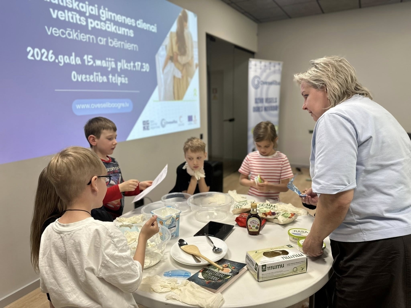 15.maijā, atzīmējot Starptautisko ģimenes dienu un Starptautisko ūdens drošības dienu, Oveselība telpās norisinājās pasākums vecākiem kopā ar bērniem. 
