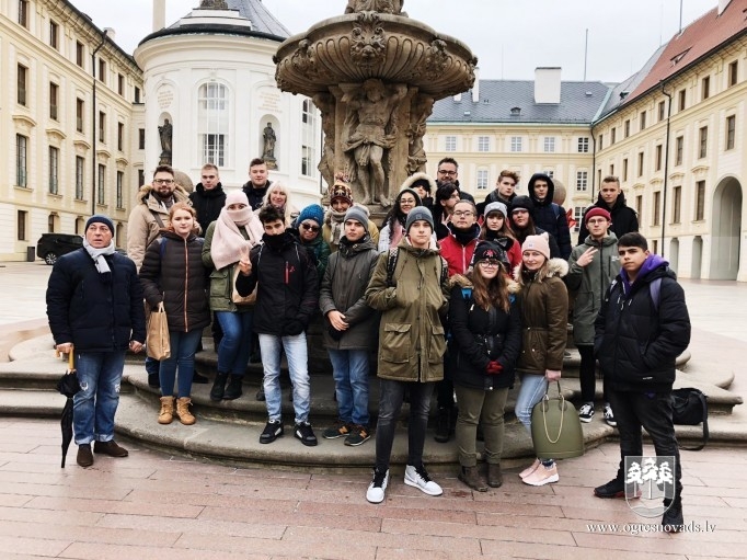 Ogres Valsts ģimnāzija iesaistās projektā “Mācāmies rītdienai” Čehijā
