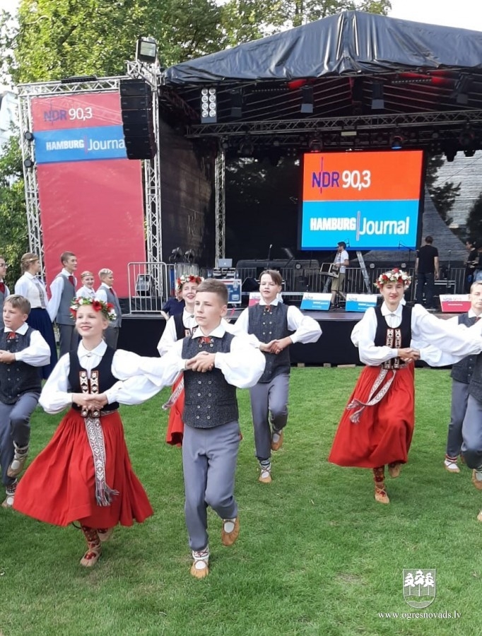 BDK “Pīlādzītis” dejotāji piedalās folkloras festivālā Vācijā