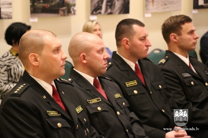 Tiek sveikti pašvaldības policijas darbinieki