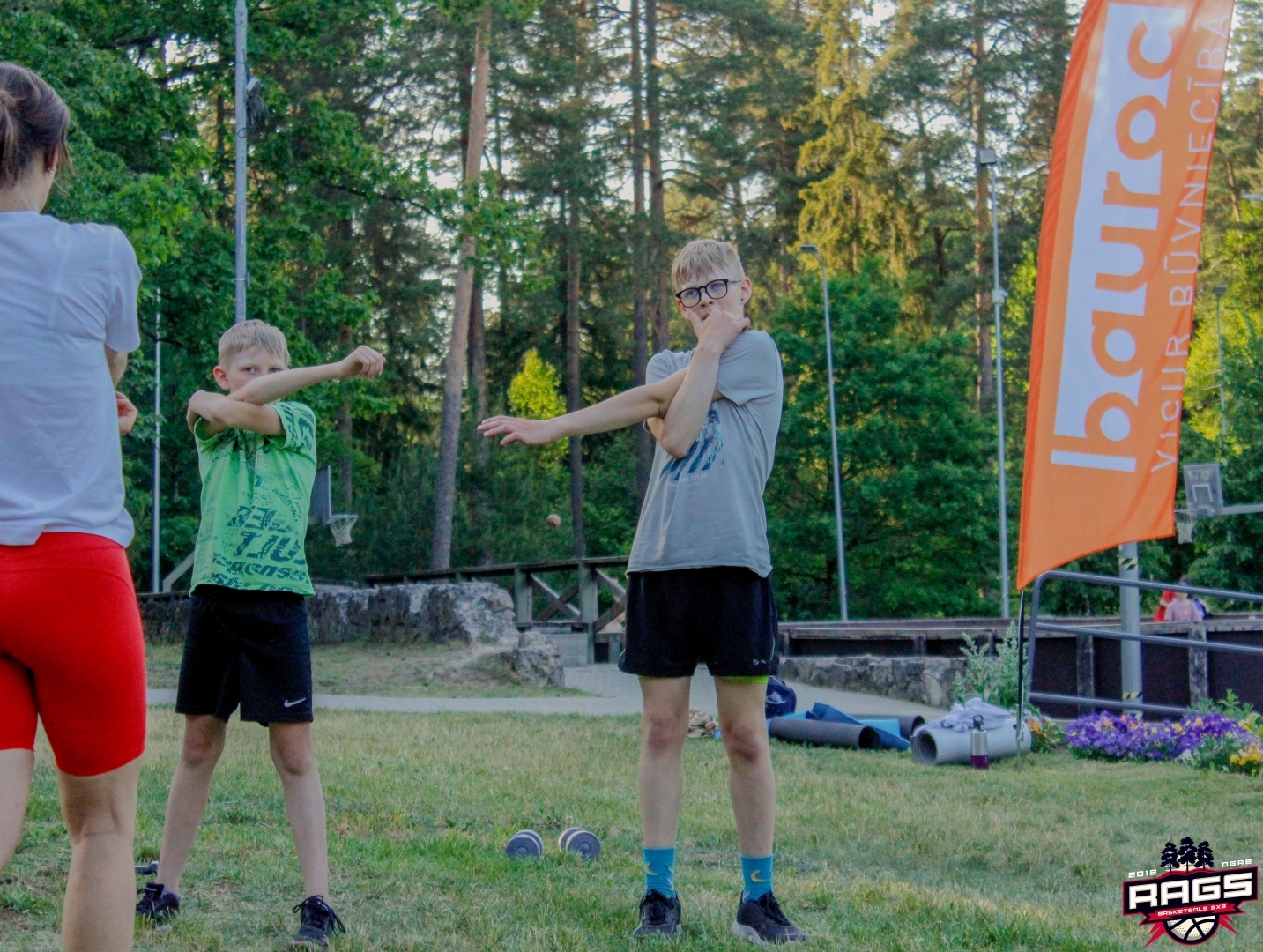 Ogres Krasta laukumā pirmo reizi norisinājās “RAGS Vingro”
