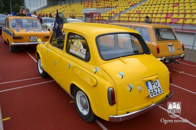 Retro auto Ogrē