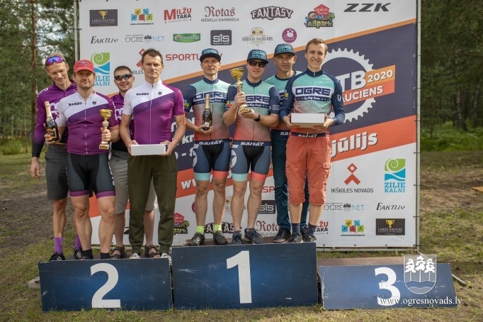 Ar ļoti kuplu dalībnieku skaitu aizvadīts Ikšķiles MTB velobrauciens