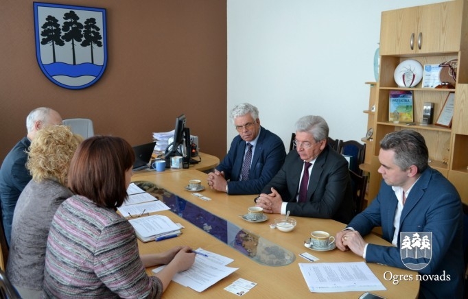 Pašvaldība noslēdz sadarbības līgumu ar RTU