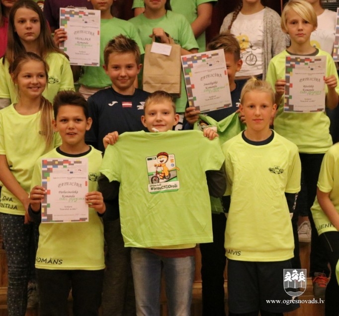 Novada skolēni piedalās konkursā “Esam droši uz ielas”