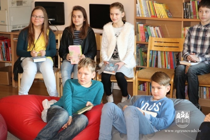 Ogres sākumskola piedalās nacionālās skaļās lasīšanas sacensībās