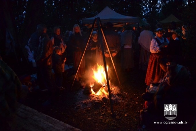 Plāterē uzkrāta Saulgriežu enerģija