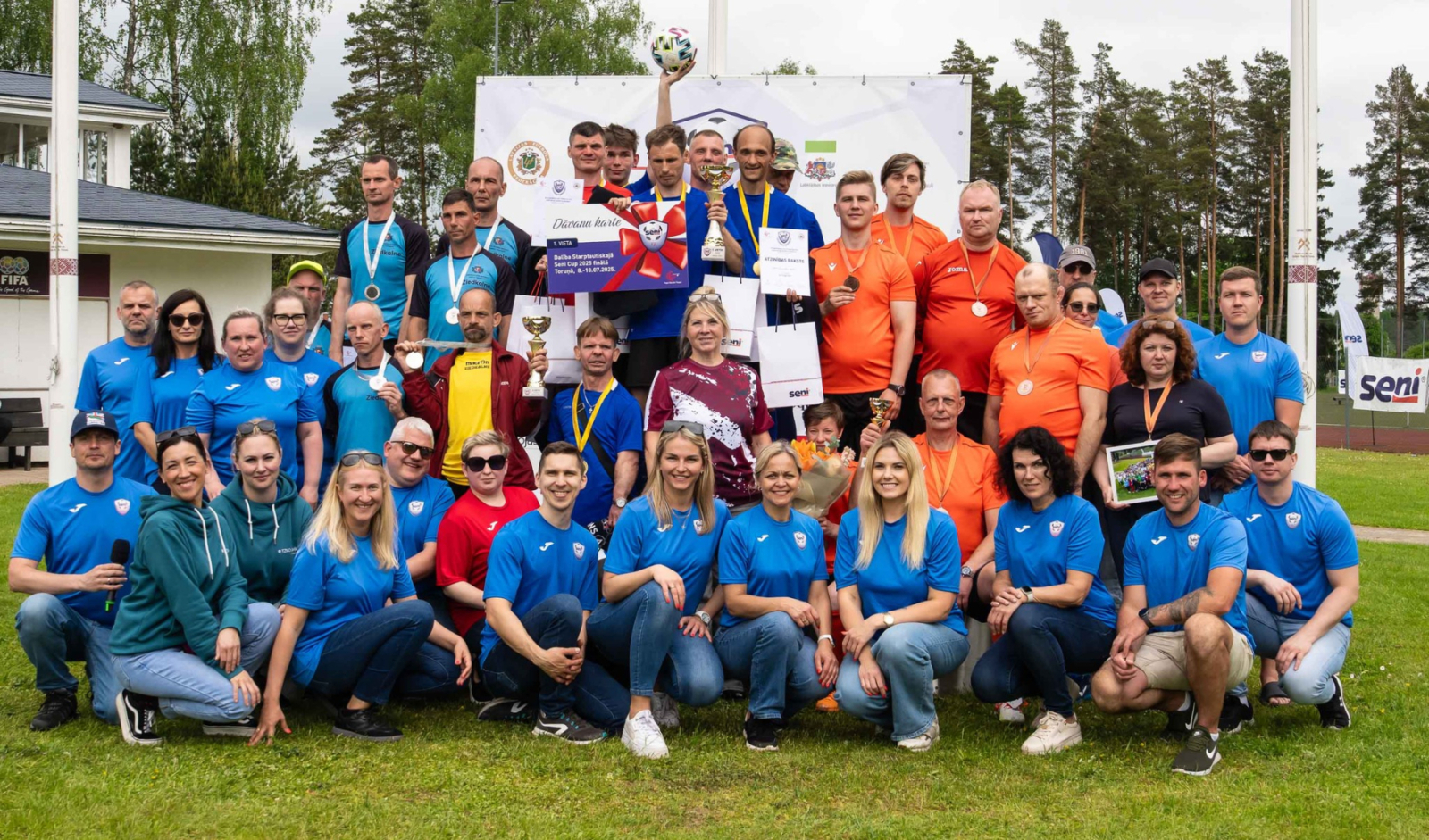 Ogres novada Sociālā dienesta Dienas centra “Saime” futbola komanda mini futbola turnīrā izcīnījusi 3. vietu! “Seni Cup 2025” ir starptautisks mini futbola turnīrs cilvēkiem ar īpašām vajadzībām, kurš noritēja jau 19 gadus pēc kārtas