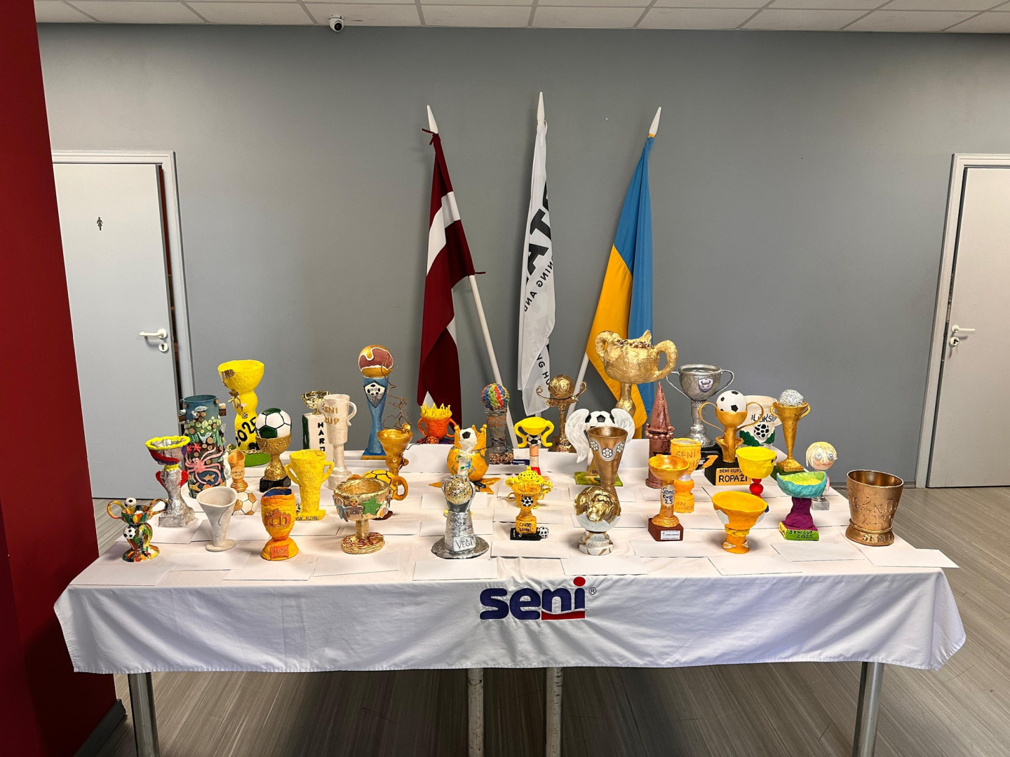 Ogres novada Sociālā dienesta Dienas centra “Saime” futbola komanda mini futbola turnīrā izcīnījusi 3. vietu! “Seni Cup 2025” ir starptautisks mini futbola turnīrs cilvēkiem ar īpašām vajadzībām, kurš noritēja jau 19 gadus pēc kārtas