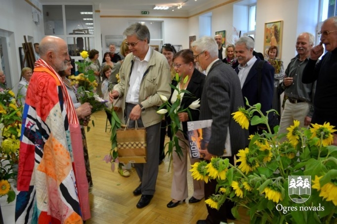 Dvīņu izstādes "Komats" atklāšana