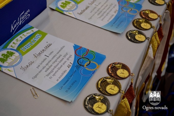 Turnīrs mākslas vingrošanā "Sniegpārsliņas kauss 2014"