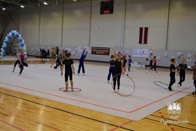 Turnīrs mākslas vingrošanā "Sniegpārsliņas kauss 2014"