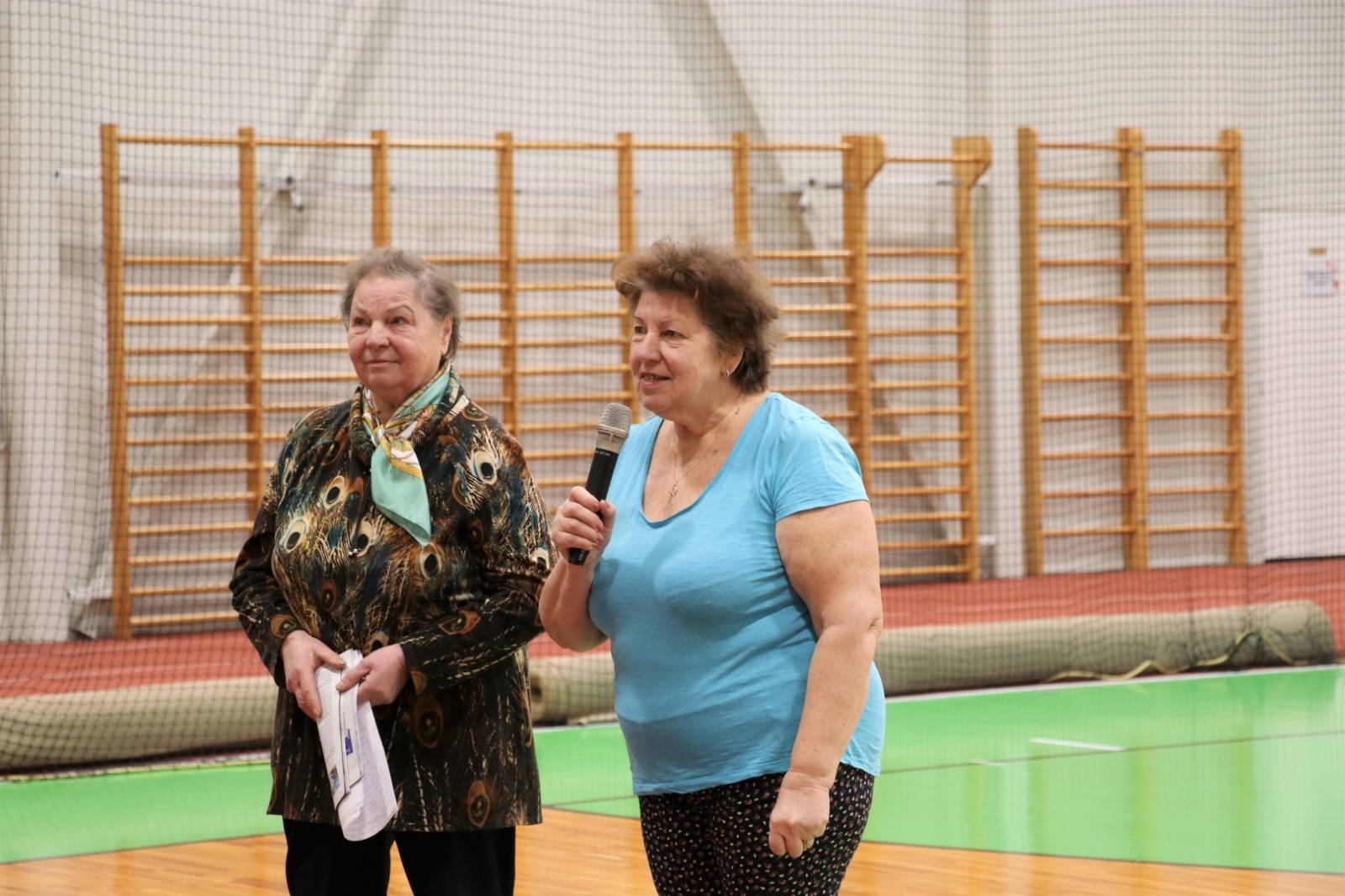 Ogres Invalīdu biedrības un Ogres Pensionāru biedrības aktīvie dalībnieki piedalās Sporta dienā