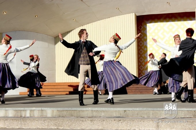 Labdarības koncertā “Mūžīgi laimīgi” saziedo 300 euro
