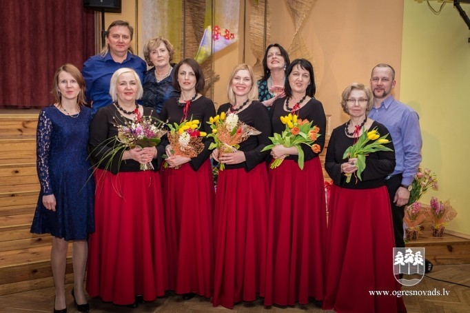 "Svīre" Suntažos svin 16 gadu jubileju
