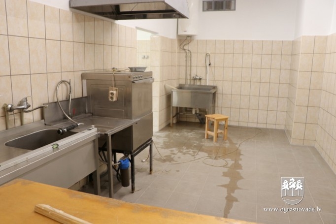Komisija izvērtē izglītības iestāžu gatavību mācību gadam