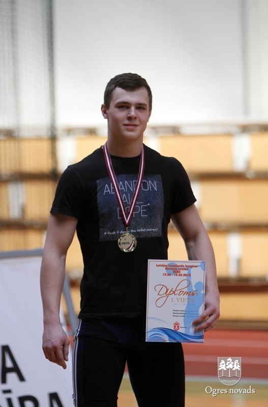 Ogres svarcēlājiem trīs Latvijas čempionu tituli