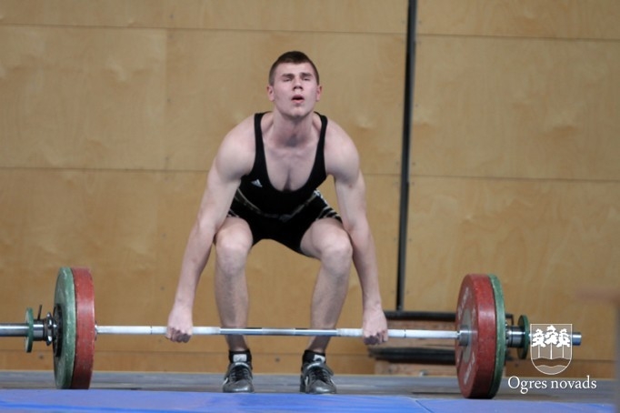 Ogres svarcēlājiem trīs Latvijas čempionu tituli