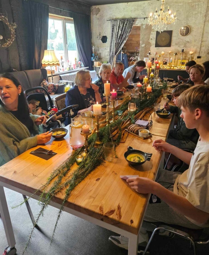 Aizvadītas “Mājas kafejnīcu dienas” Ogres novadā 2023 - Un:Te candles