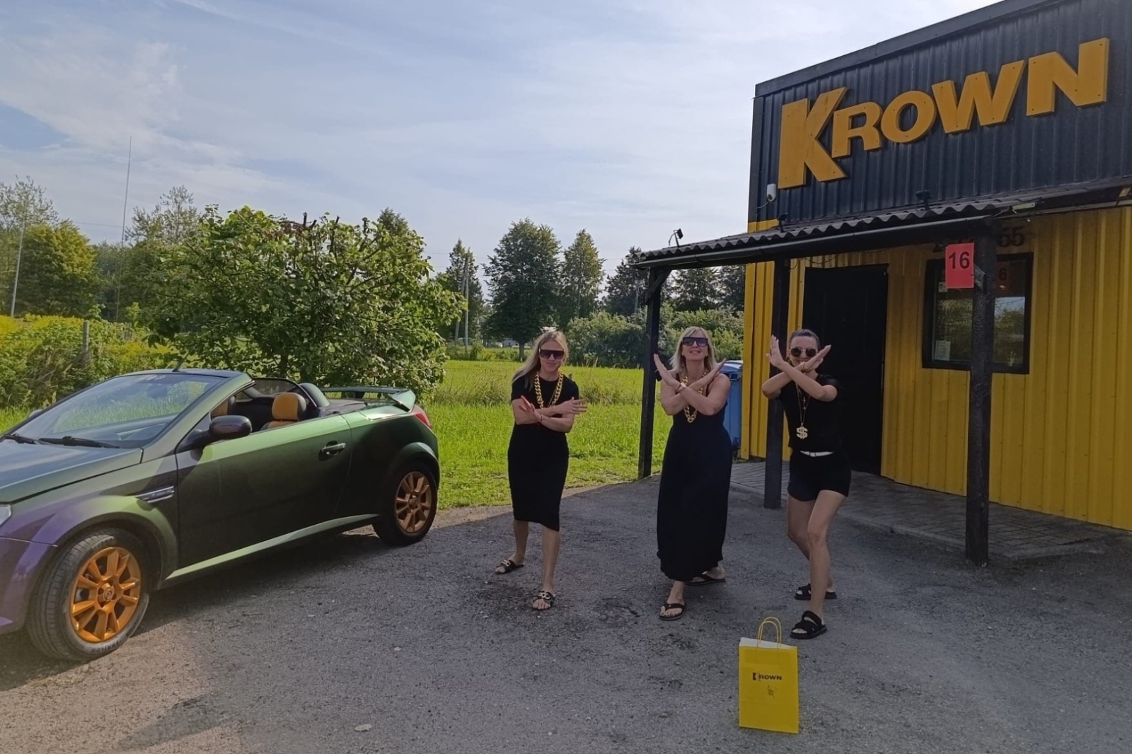 Iedzīvotāju rallijs “Iepazīsti Ogres novada uzņēmējus!”, kas divu nedēļas nogaļu laikā aicināja komandas doties pa Ogres novadu, viesoties pie vietējiem uzņēmējiem, iepazīt viņu radītos produktus un pakalpojumus un atklāt cilvēkus un stāstus, kas veido Ogres novada uzņēmējdarbības vidi.