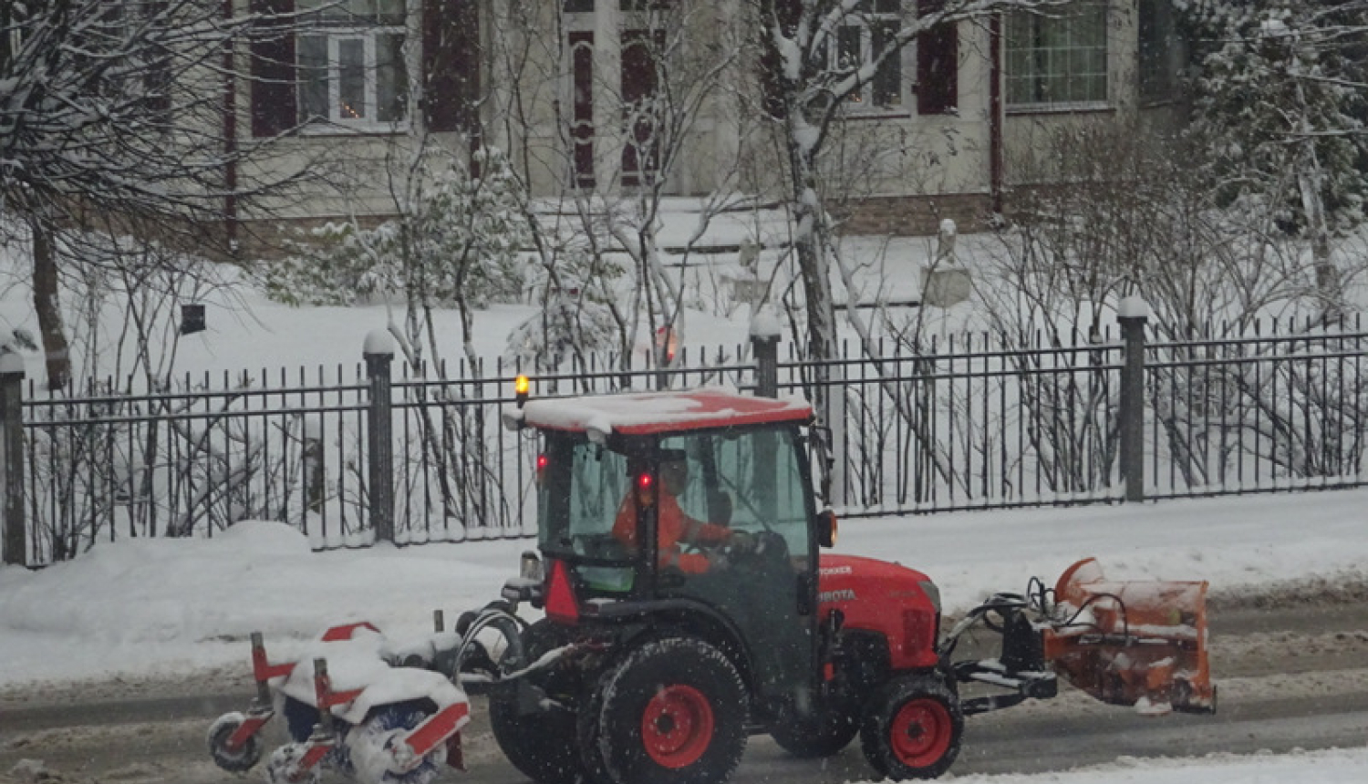 Šobrīd galvenā rūpe – sniega tīrīšana