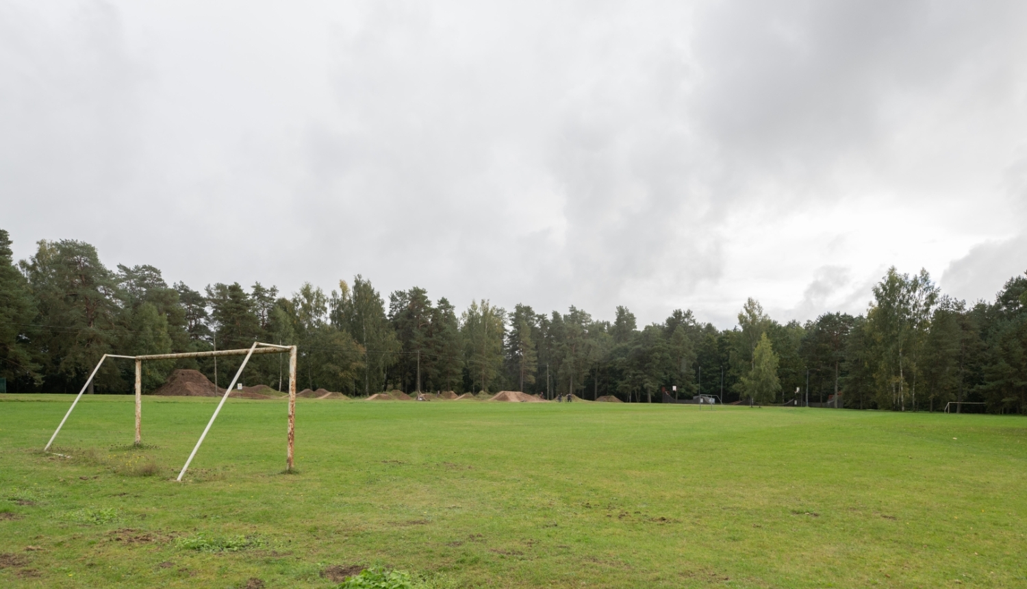 Futbola laukums Reinpētera ielā 2, Ikšķilē