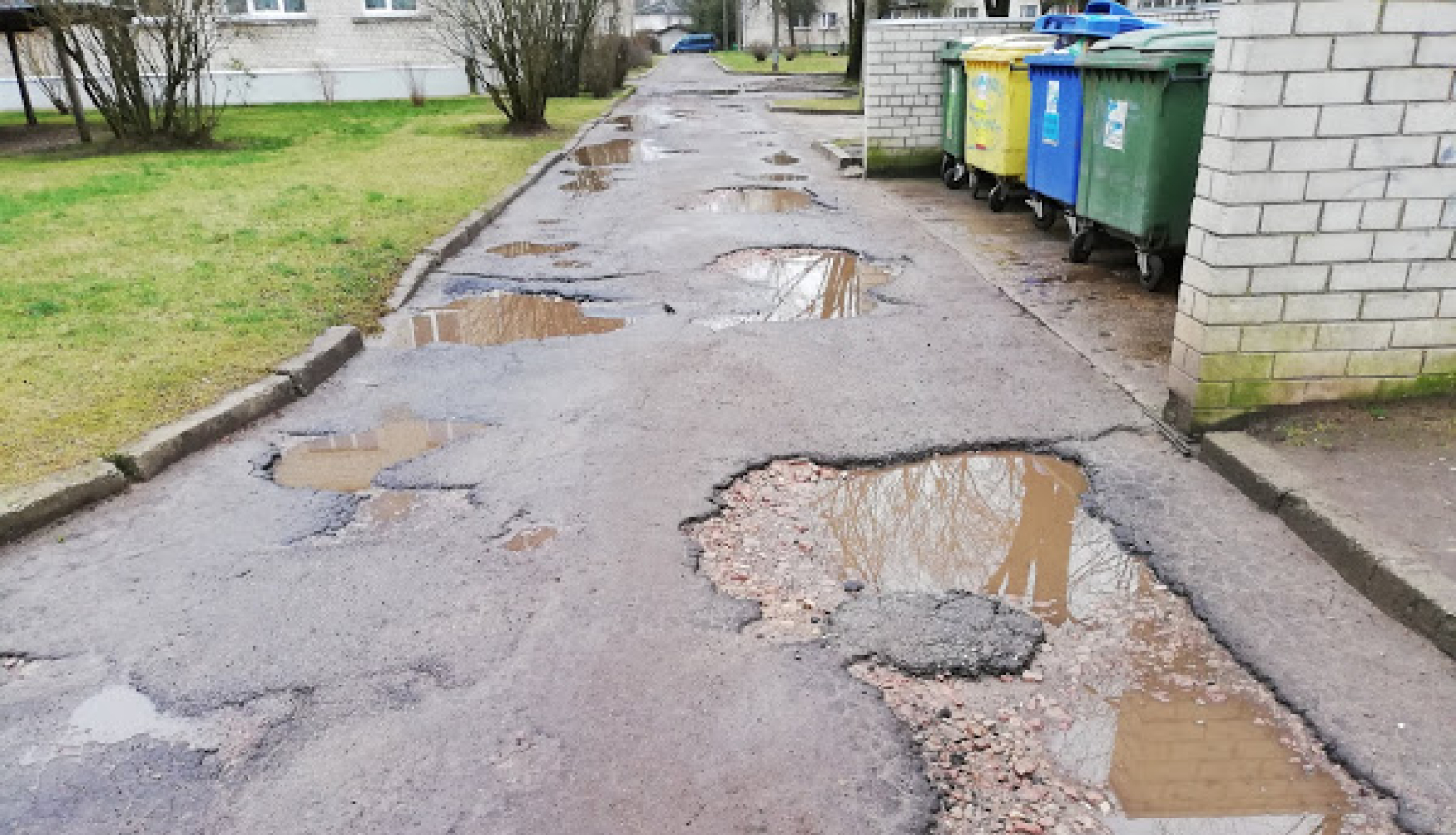 Tikai kopā ar dzīvokļu īpašniekiem varam sakārtot daudzdzīvokļu māju iekšpagalmus