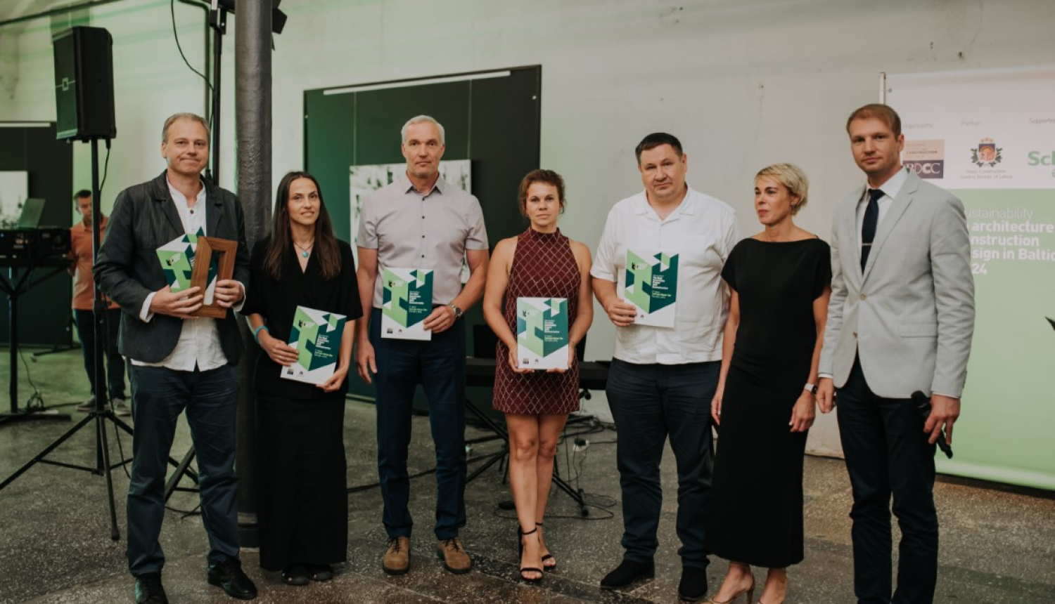 Ogres novada pašvaldības vadība "Ilgtspējība arhitektūrā, būvniecībā, dizainā Baltijā 2024" apbalvošanas ceremonijā 05.09.2024.