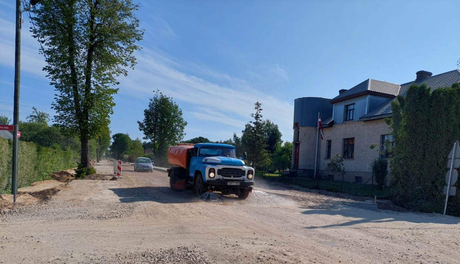 Rembates ielas un Meža ielas, Lielvārdē, laistīšanu veiks pašvaldības nolīgts uzņēmējs