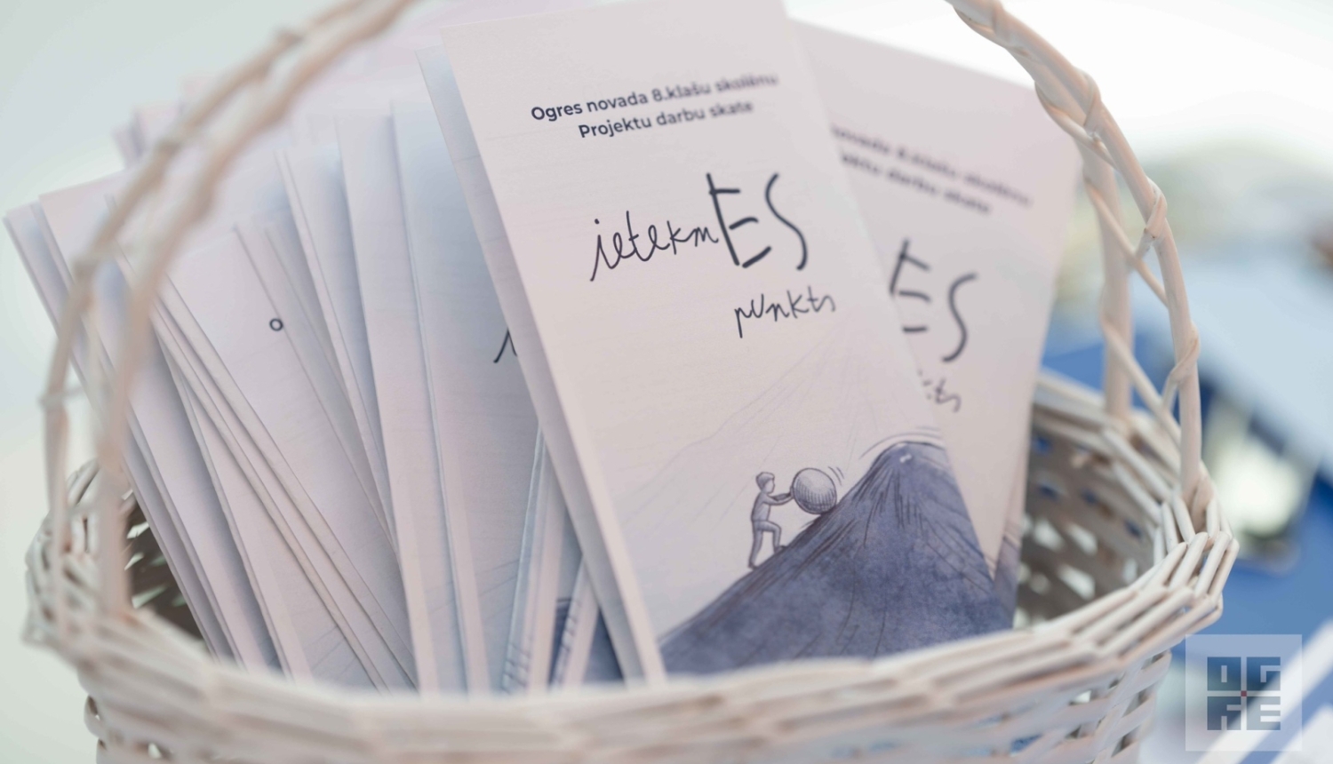  Šī gada 14.maijā Sporta arēnā “Ogre” notika Ogres novada 8.klašu skolēnu projekta darbu skate “IetekMEs punkts”. Tajā ar stendu prezentācijām uzstājās 108 jaunieši no 9 novada skolām - Ķeipenes pamatskolas, Birzgales pamatskolas, Ogresgala pamatskolas, Ķeguma pamatskolas, Ogres Centra pamatskolas, Ikšķiles vidusskolas, Lielvārdes pamatskolas, Ogres Kalna pamatskolas, Madlienas vidusskolas.