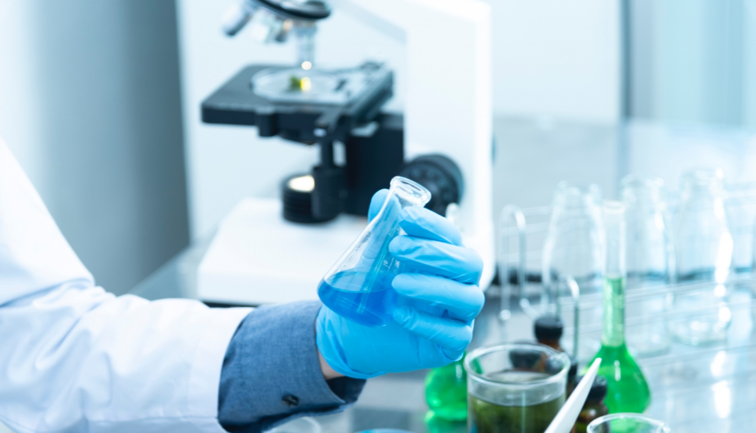 Izglītība. Ķīmijas laboratorija