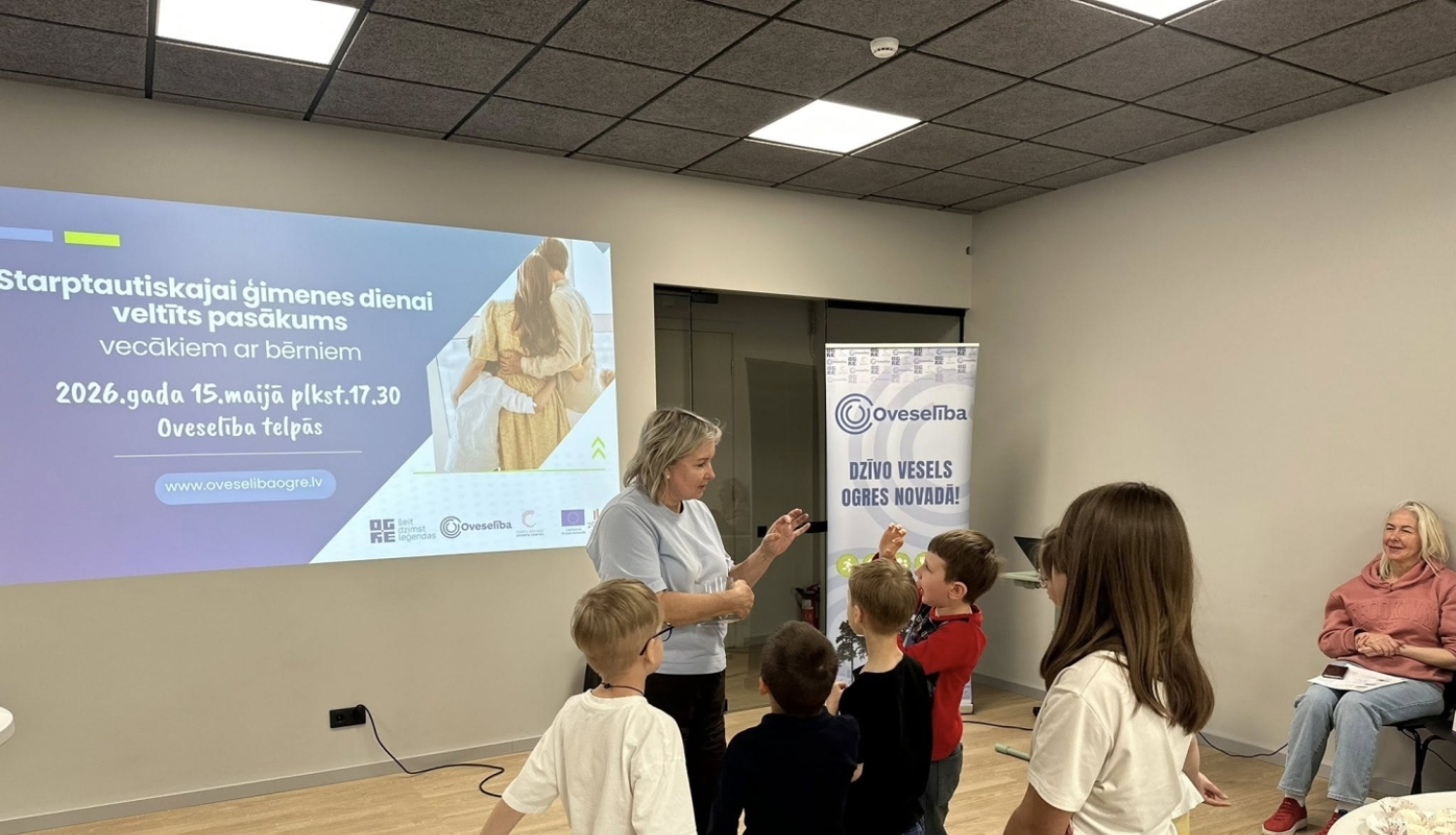15.maijā, atzīmējot Starptautisko ģimenes dienu un Starptautisko ūdens drošības dienu, Oveselība telpās norisinājās pasākums vecākiem kopā ar bērniem. 