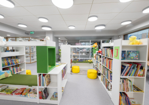 Ikšķiles pilsētas bibliotēka pusgadu pēc pārcelšanās uz jaunajām telpām Skolas ielā 4