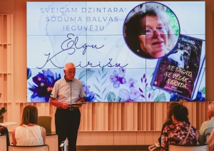 Dzintara Soduma balvas pasniegšana Astrīdai Kairišai. 19.08.2023.