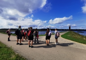 Camino pārgājiena dalībnieki pie Ogres bākas