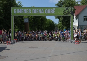 Bērnu velobrauciens Ģimenes diena Ogrē 2024
