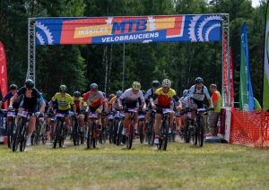 15. augustā dabas parkā Zilie kalni jau 15. reizi norisinājās Ikšķiles MTB velobrauciens 2026, kas šogad pulcēja kopumā vairāk kā 300 dalībniekus. 