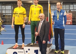  Ogres novada vieglatlētikas vecmeistariem 39 medaļas Valmierā